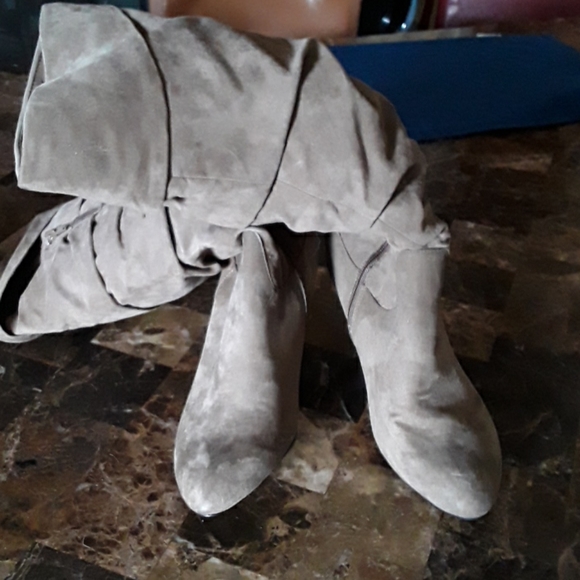 Boots - Picture 2 of 3